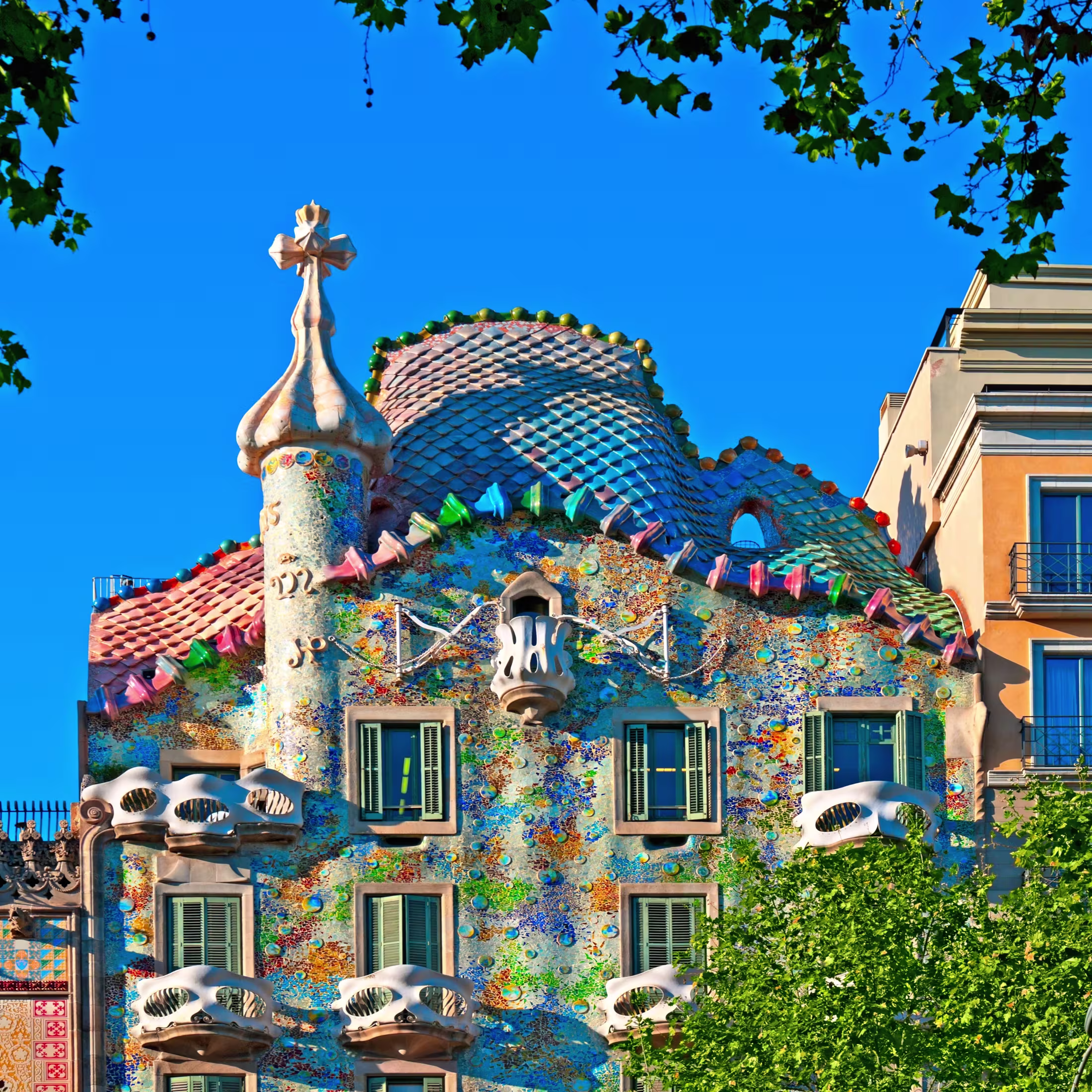 Wavy mosaic-tiled facade of Casa Batlló, Passeig de Gràcia
