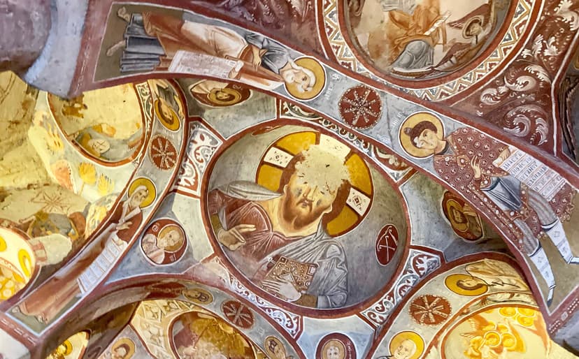 Fresques byzantines des coupoles de l'église de la Pomme, musée en plein air de Göreme