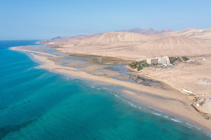 Lagune turquoise et bancs de sable de la plage de Sotavento, péninsule de Jandía, Fuerteventura